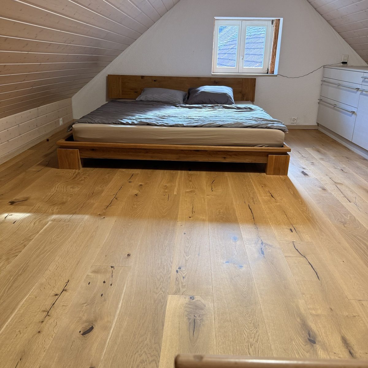 Cozy Swiss Hub – bedroom 1